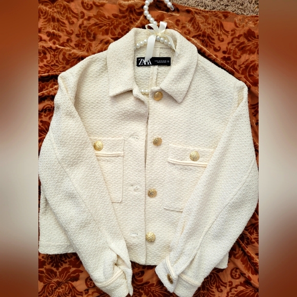 Zara Gold Button Textured Business Casual Jacket SIZE(XS)🤍 - Picture 2 of 6